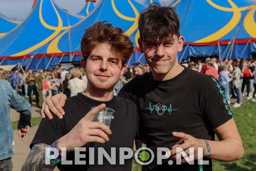 Publiek    Bezoekers (66)